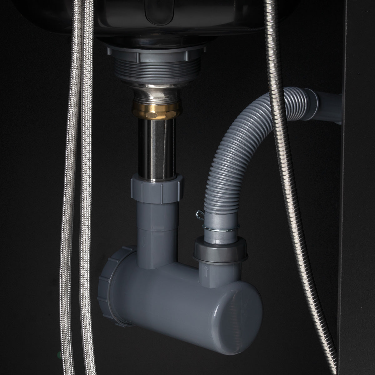 Gabbiano barber station for hair washing with sink and chair, featuring modern design and professional salon setup.