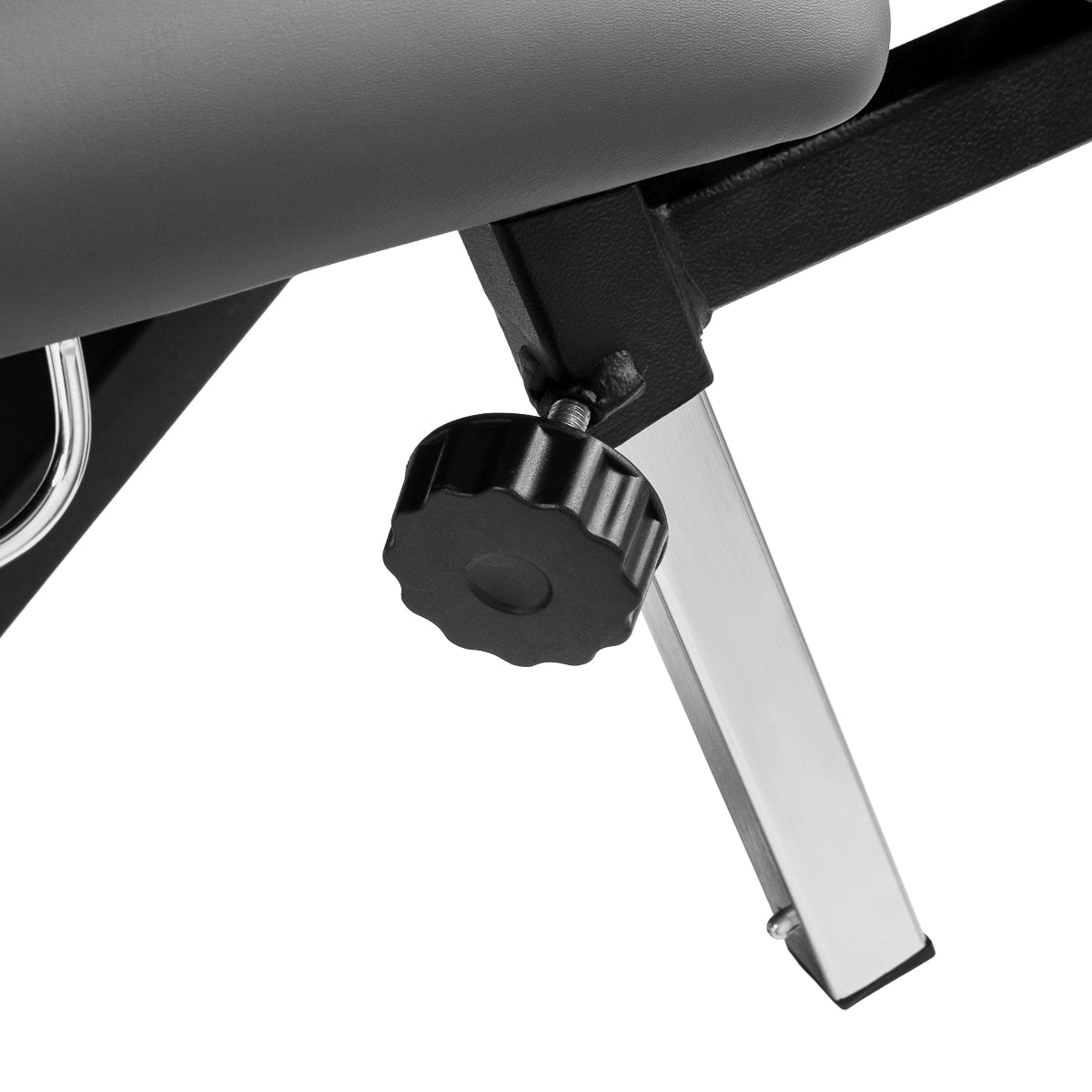 BALANCE Novus 4 physiotherapy table in lowered position
