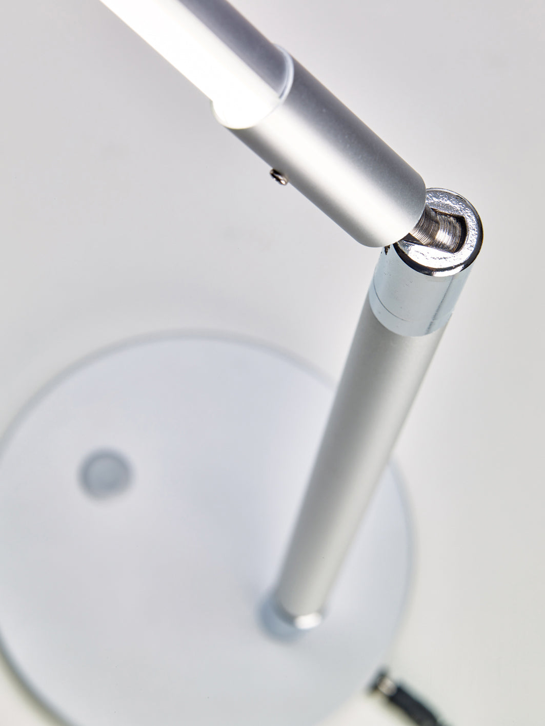 3-Lampa kosmetyczna bezcieniowa PROMED LTL-749 LED-3